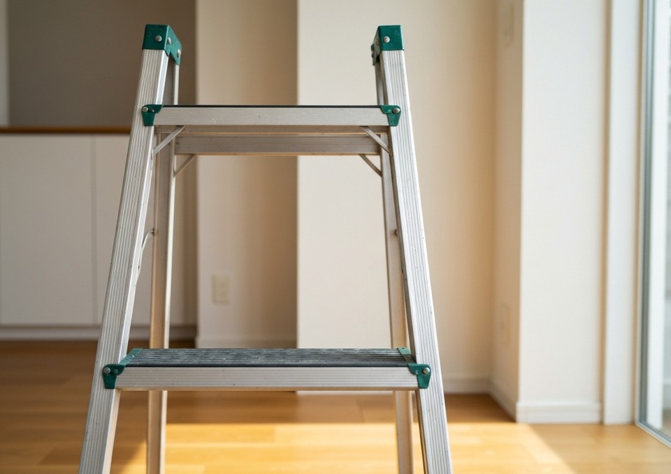 回収する脚立のイメージ画像