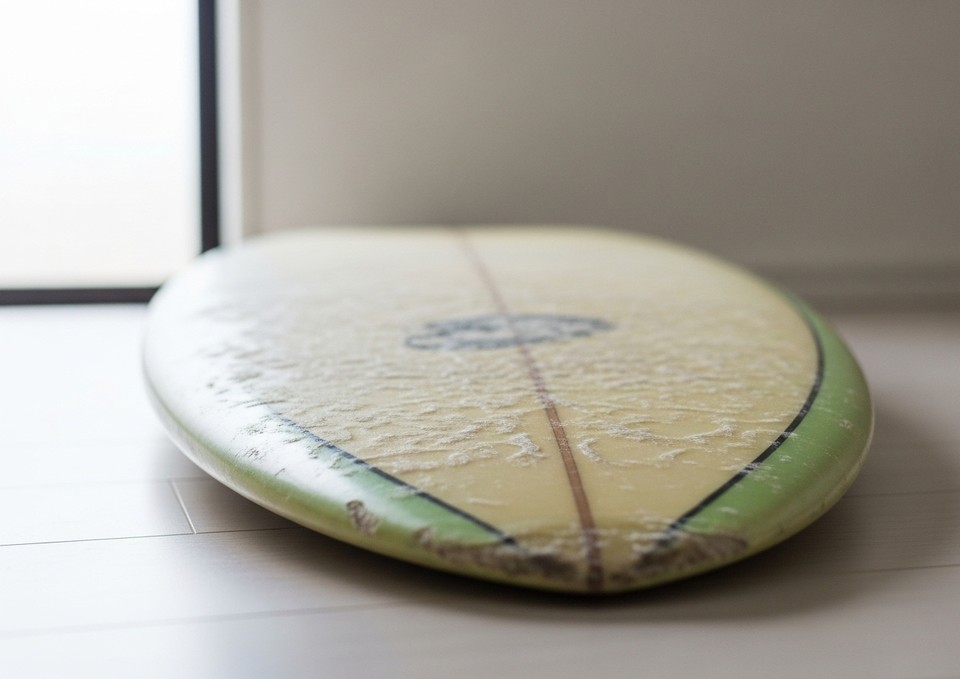 回収するサーフボードのイメージ画像